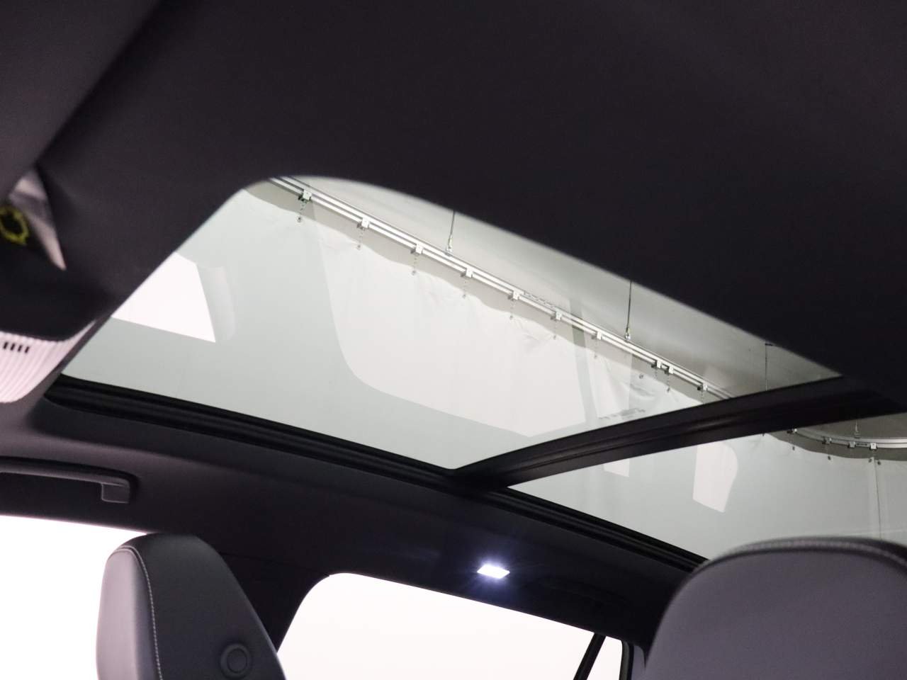 New 2026 Opal White w Volkswagen SE R-Line Black image 18
