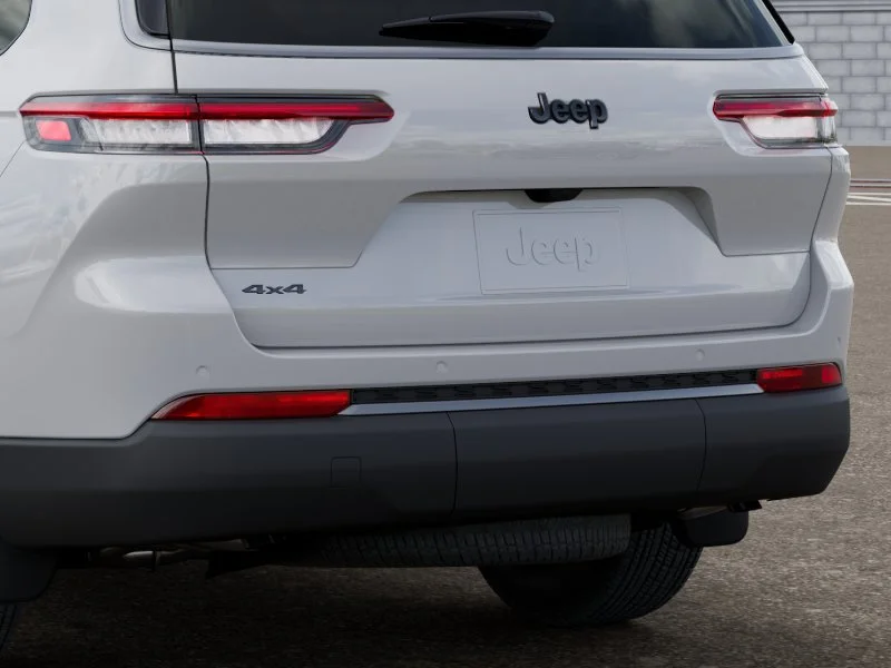 New 2026 Bright White Clearcoat Jeep Laredo Altitude image 15