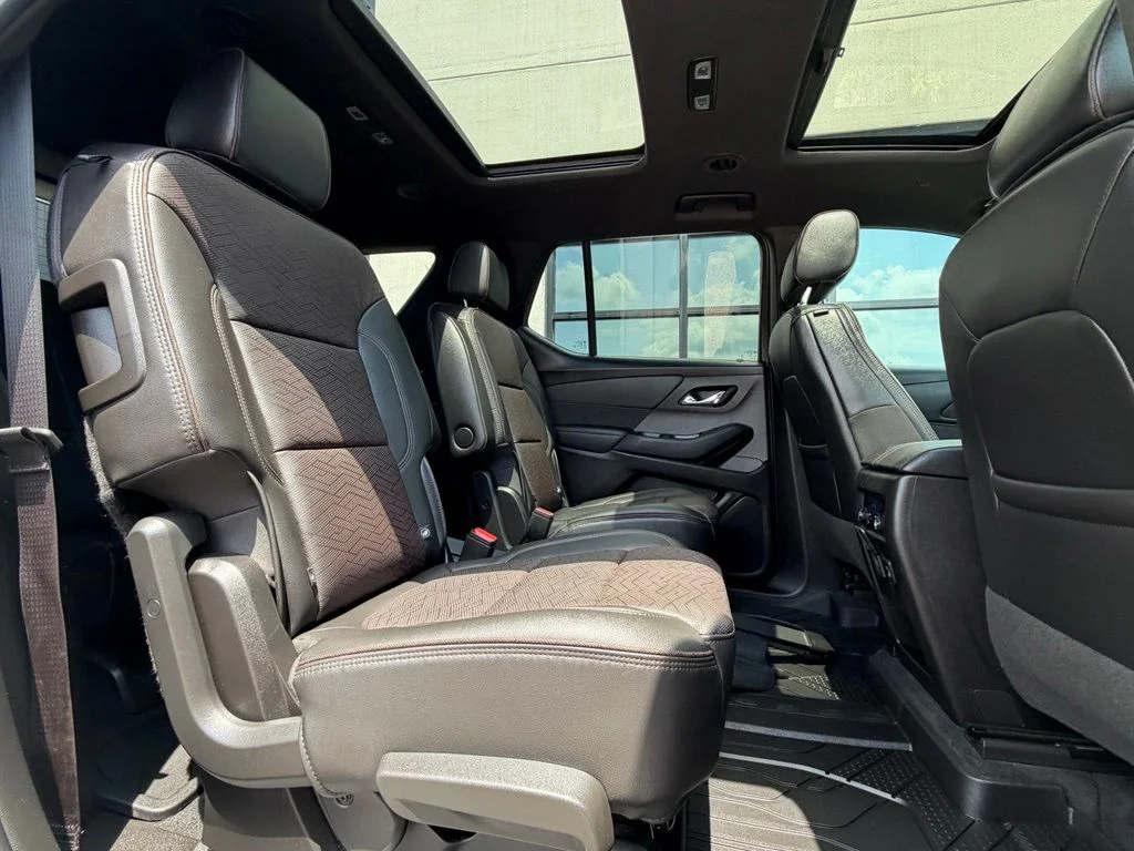 Used 2022 White Chevrolet High Country image 21