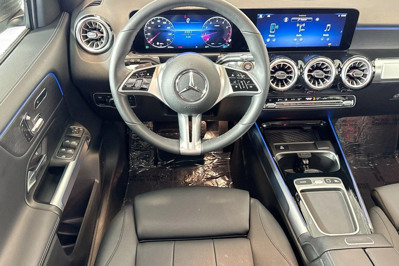 Used 2026 Mountain Grey Metallic Mercedes-Benz GLB 250 image 21