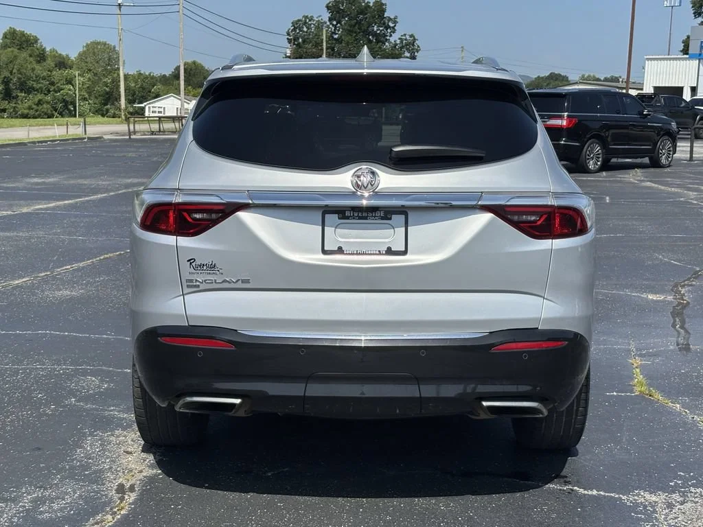 Used 2022 Includes Pitch Dark Night lower exterior accent color.) Buick Premium image 8