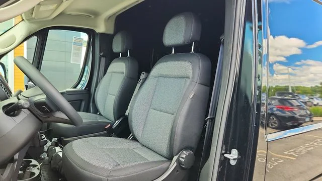 New 2026 Black Clear-Coat Exterior Paint RAM High Roof image 18