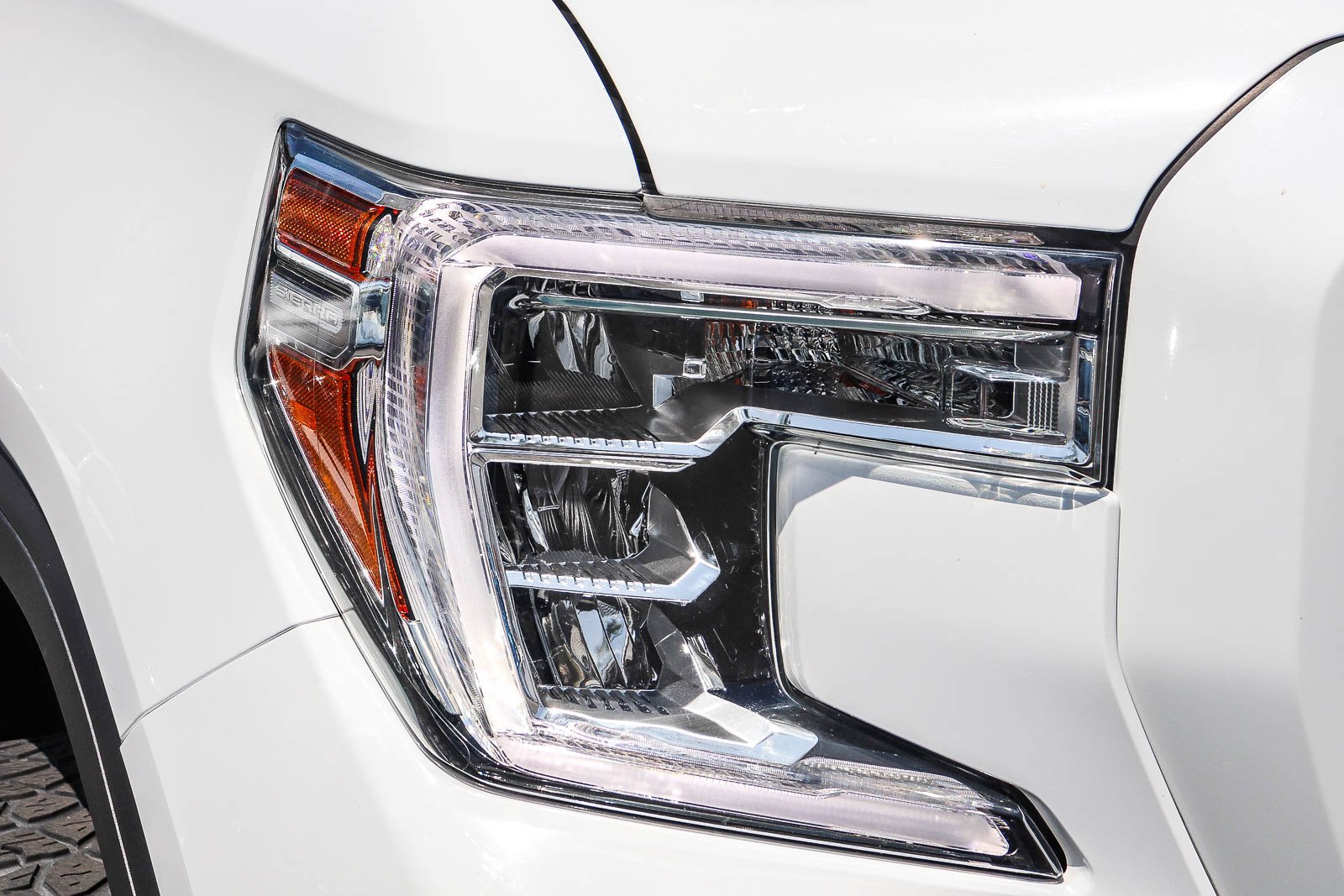 Used 2021 Summit White GMC Elevation image 6