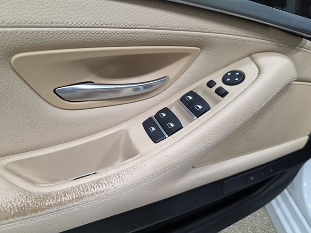 Used 2016 Alpine White BMW 528i xDrive image 28