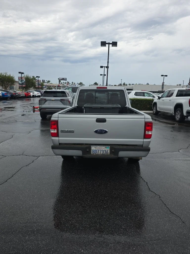 Used 2006 Silver Ford  image 5