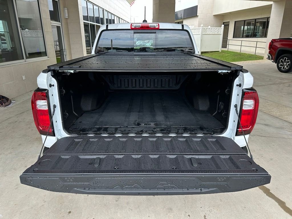 Used 2023 White GMC Denali image 31