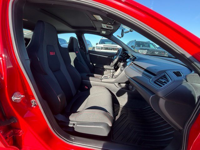 Used 2018 Red Honda Si image 17