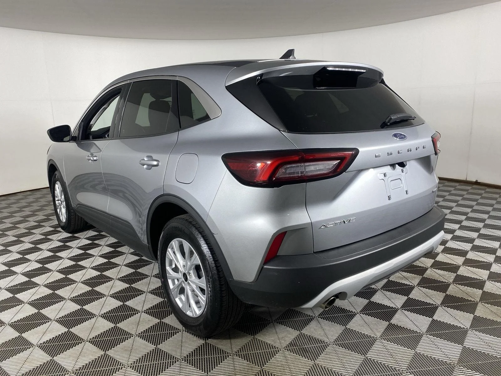 Used 2023 Iconic Silver Ford Active image 8