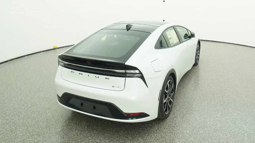 New 2026 Wind Chill Pearl Toyota XSE Premium image 26