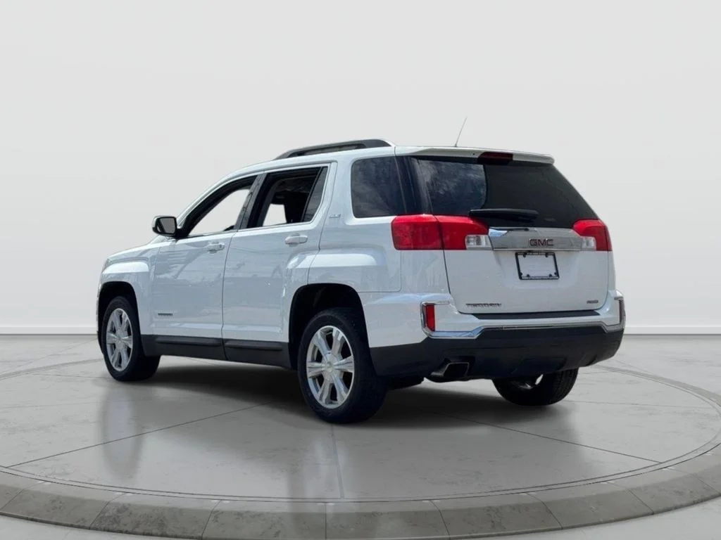Used 2017 White GMC SLE-2 image 4