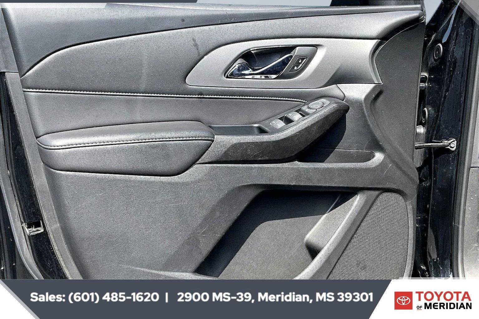 Used 2023 Mosaic Black Metallic Chevrolet LT Cloth image 17