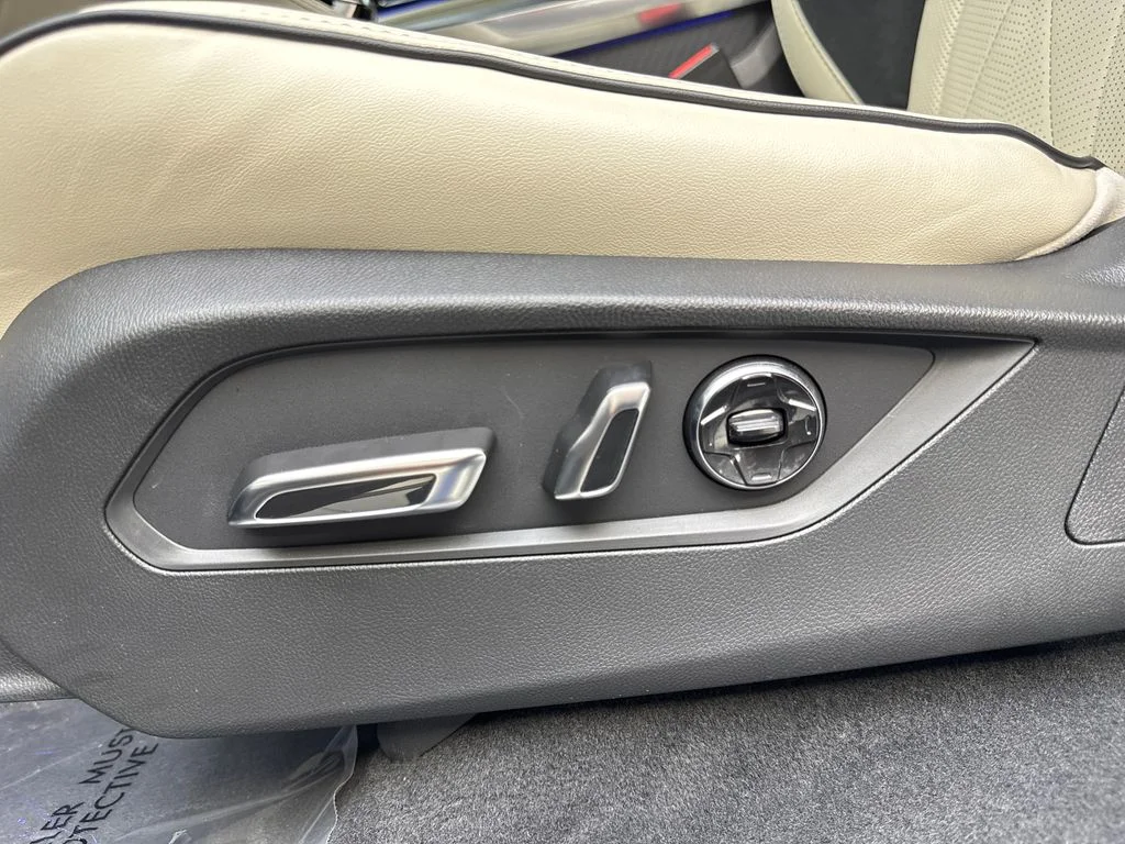 Used 2025  Acura Type S w/Advance Package image 31