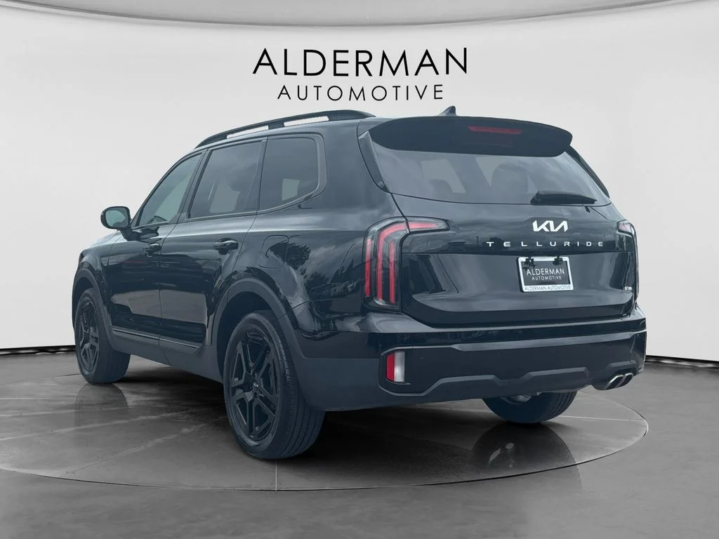 Used 2024 Black Kia EX X-Line image 3