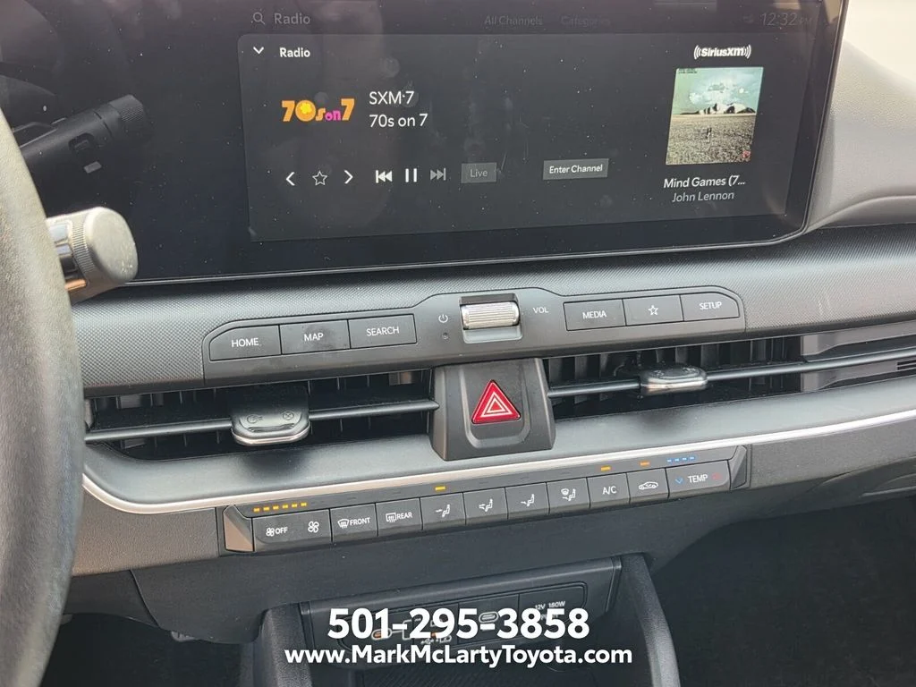 Used 2025 White Kia LXS image 16
