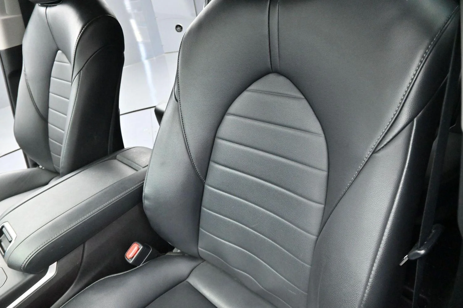 Used 2022 Wind Chill Pearl Toyota XLE image 15
