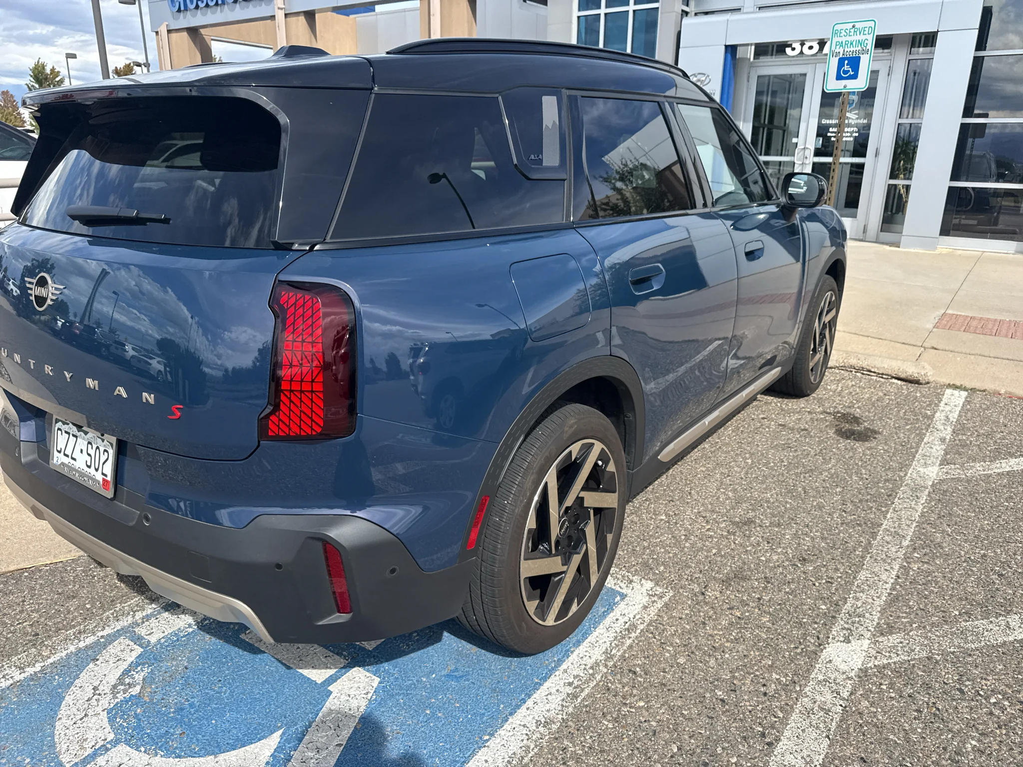 Used 2025 Indigo Sunset Blue Metallic MINI S image 5