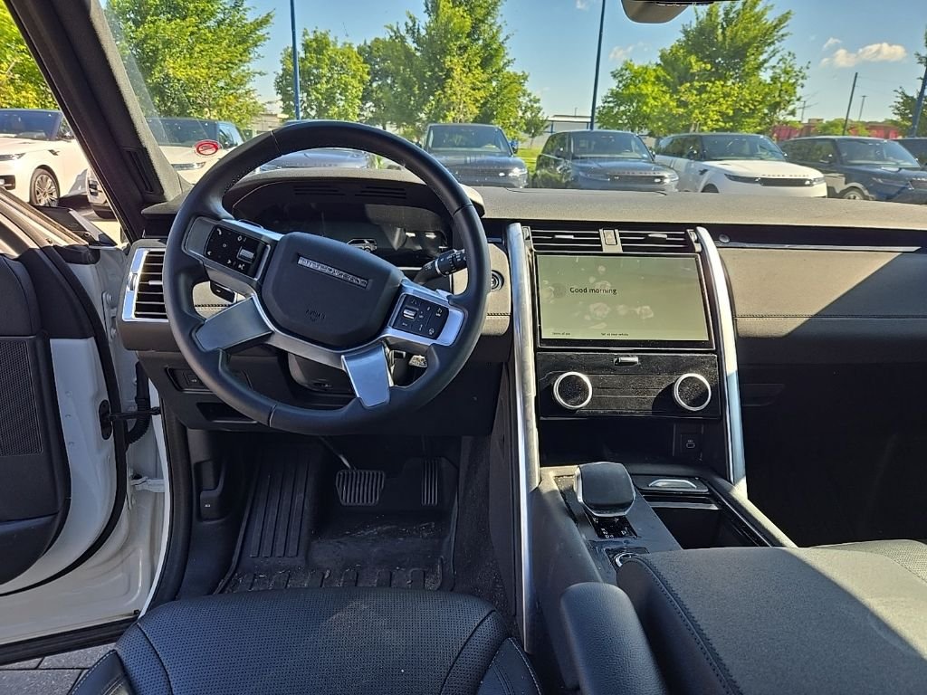Certified Used 2025 Fuji White Land Rover S image 14