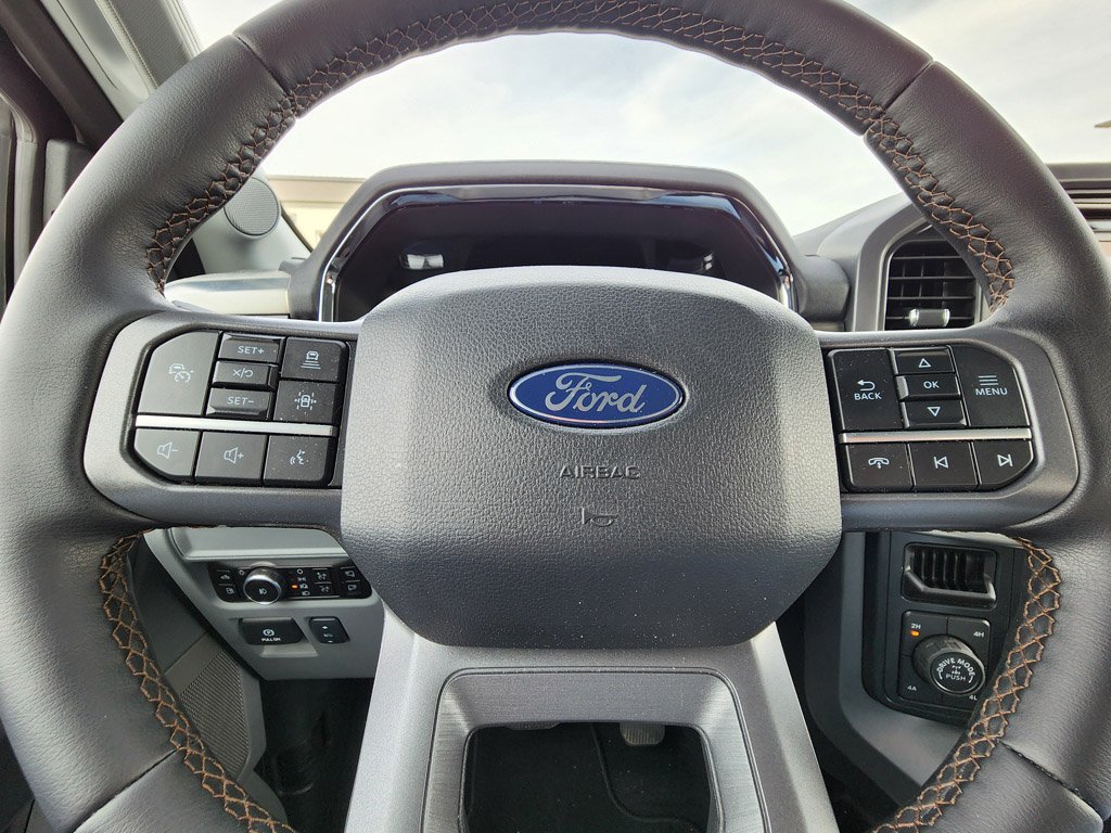 Used 2025 Oxford White Ford LARIAT image 17