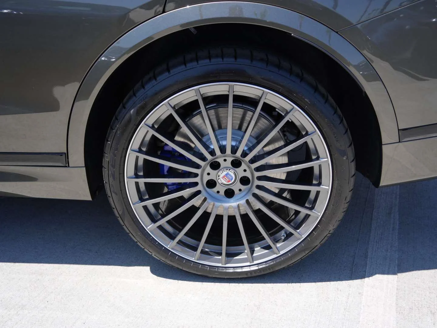 New 2026 ManhattanGreen BMW ALPINA XB7 image 7