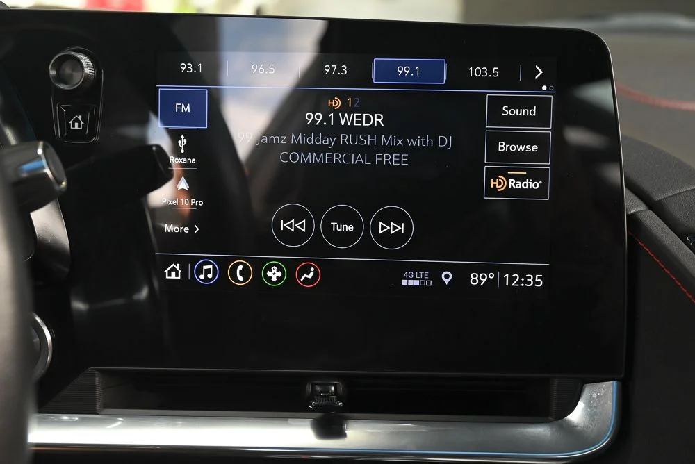 Used 2020 Black Chevrolet Stingray image 20