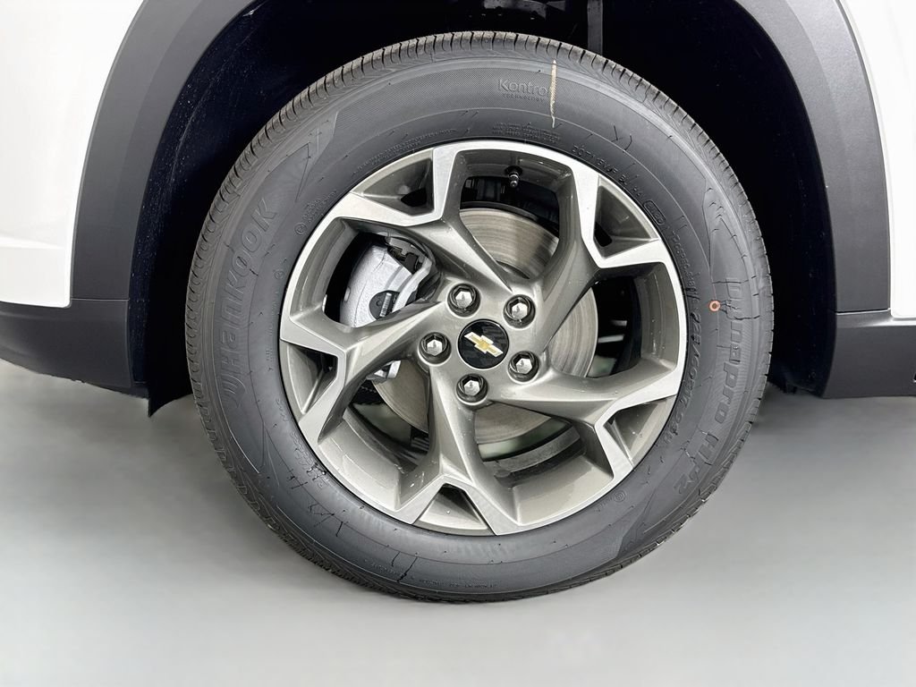 New 2026 Summit White Chevrolet LT image 28