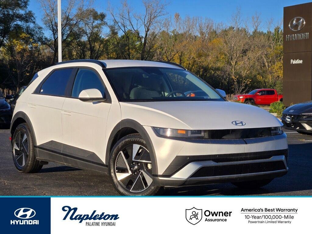New 2025 White Hyundai SEL image 1