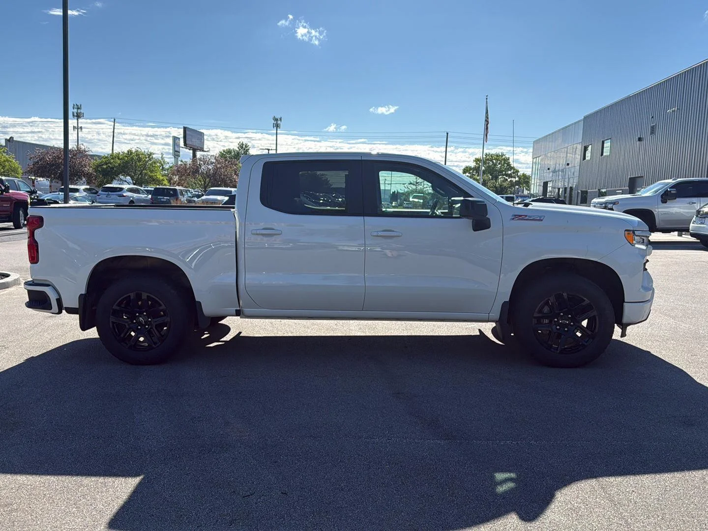 Used 2024 Summit White Chevrolet RST image 2