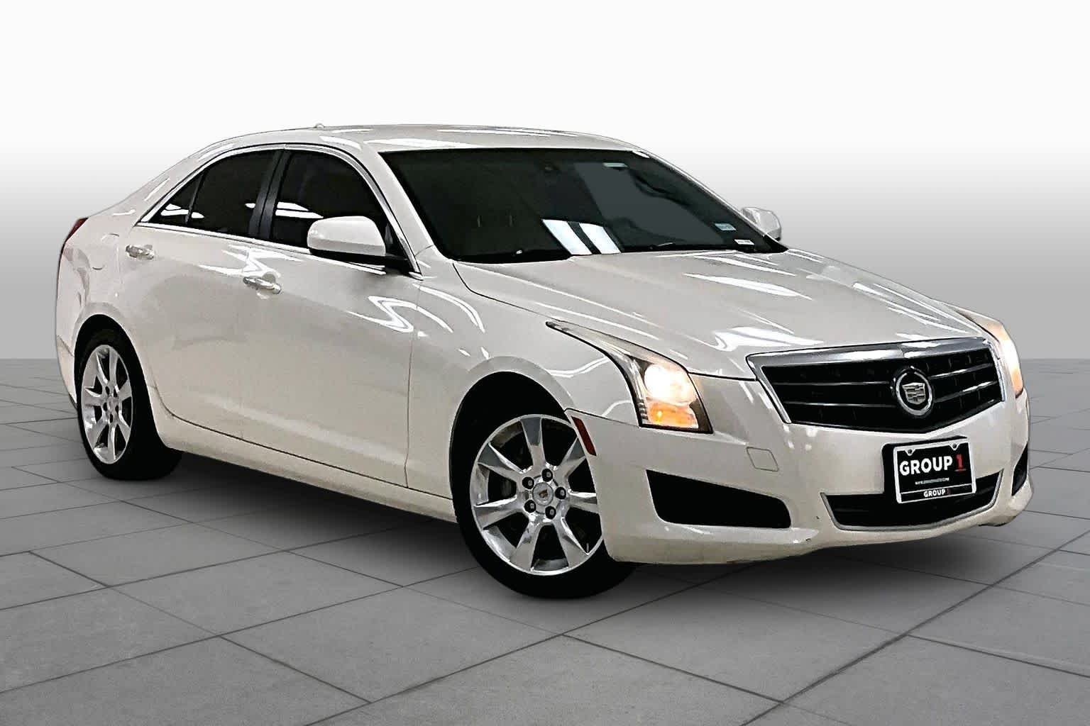 Used 2013 White Diamond Tricoat Cadillac  image 2