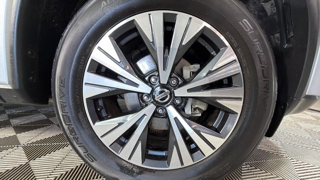 Used 2021 Silver Nissan SV FWD image 35