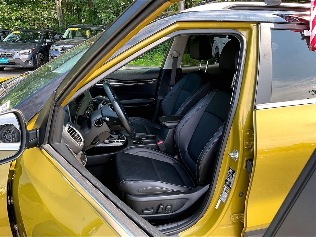 Used 2024 Green Kia SX image 10