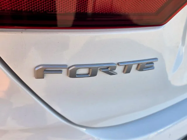 Used 2023 White Kia GT-Line image 11