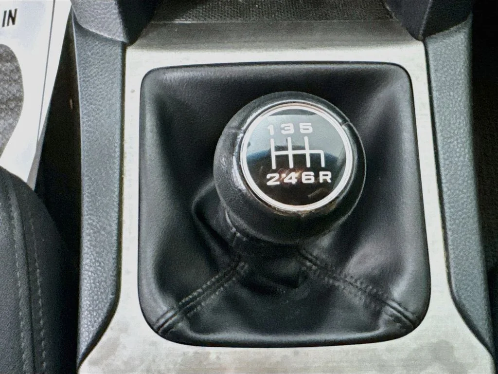 Used 2013 Ice Silver Metallic Subaru 2.5i image 18
