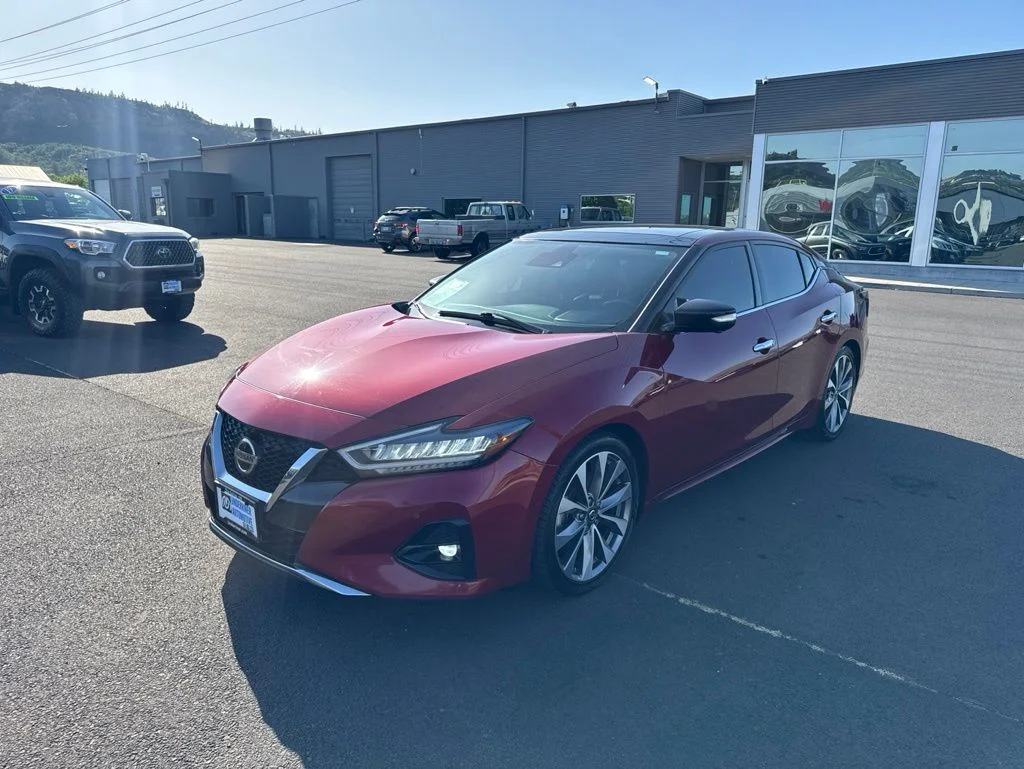 Used 2022 Scarlet Ember Nissan Platinum image 7