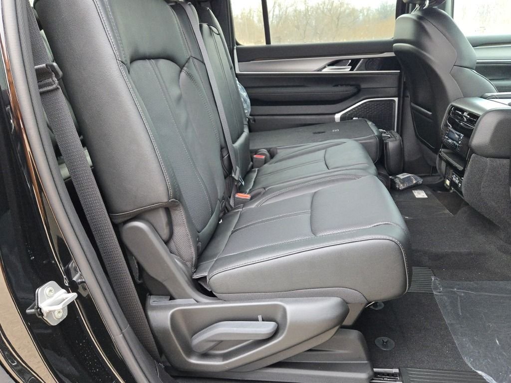 New 2026 High Gloss Black Jeep Limited Altitude image 12