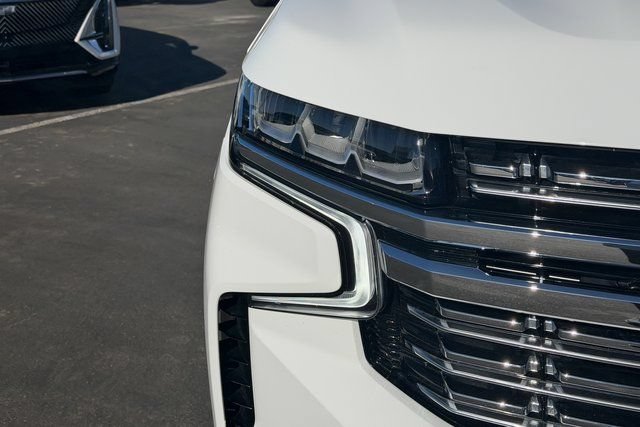 Used 2023 Summit White Chevrolet Premier image 4