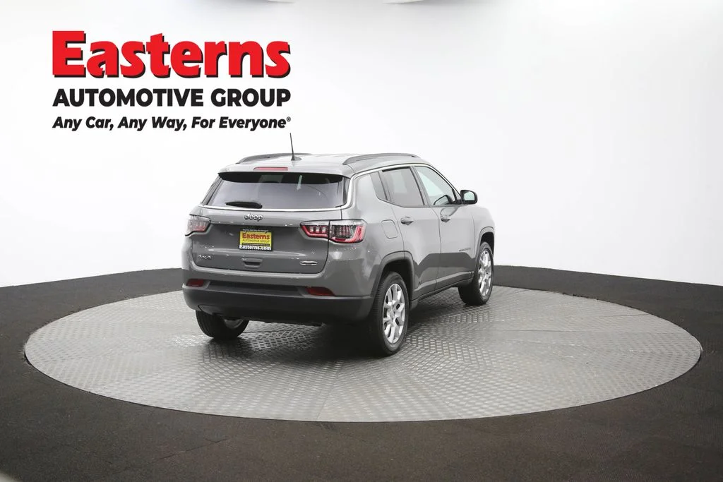Used 2023 Gray Jeep Latitude Lux image 38