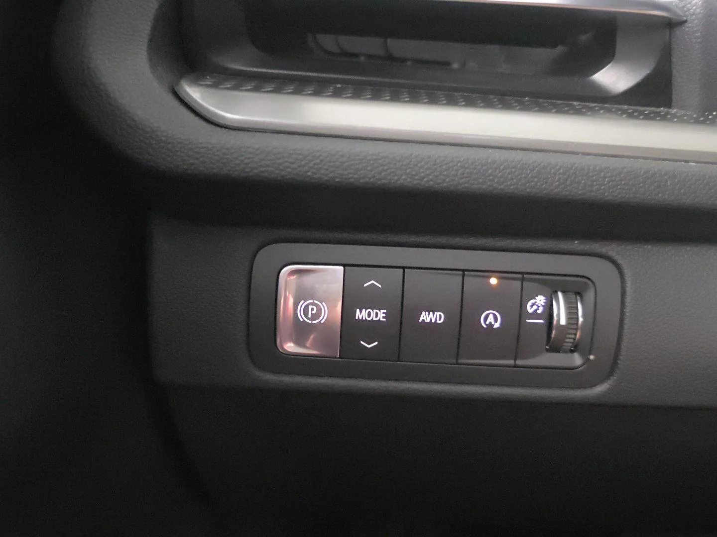 Used 2024 Sterling Gray Metallic Chevrolet AWD LT image 25