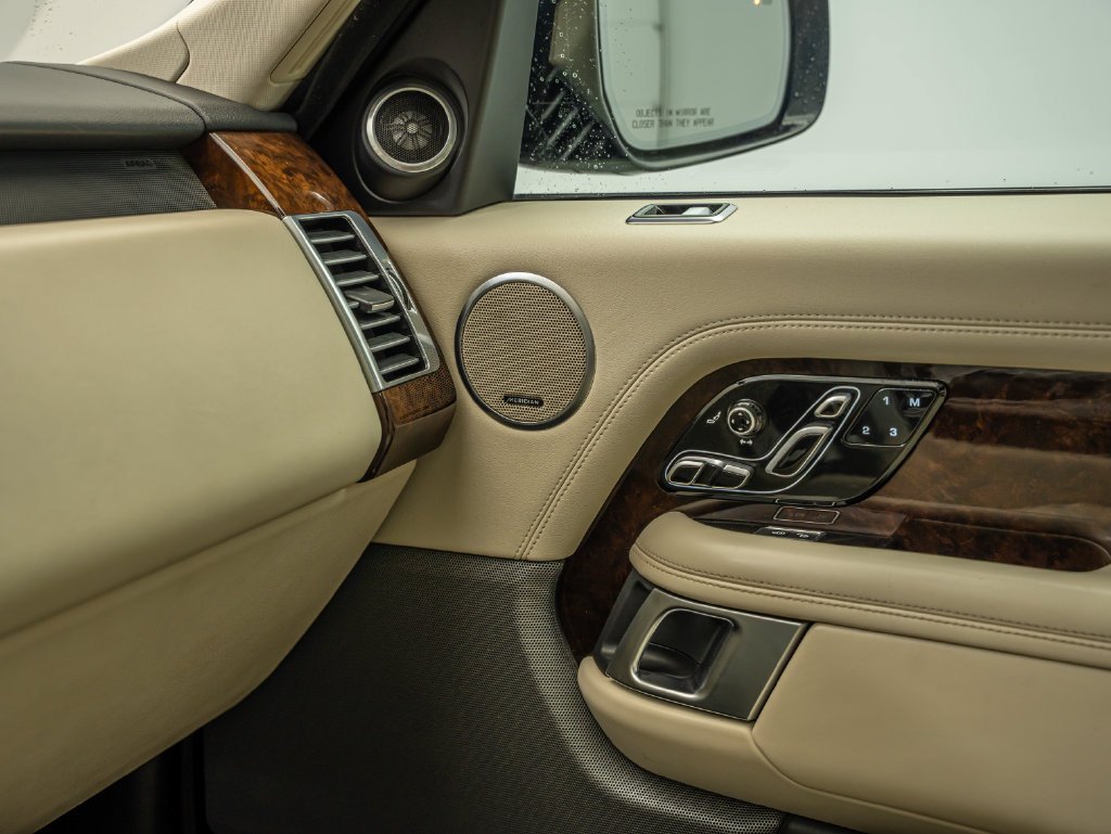 Used 2020 Black Land Rover HSE image 28