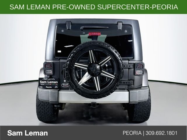Used 2014 Gray Jeep Unlimited Sahara image 6