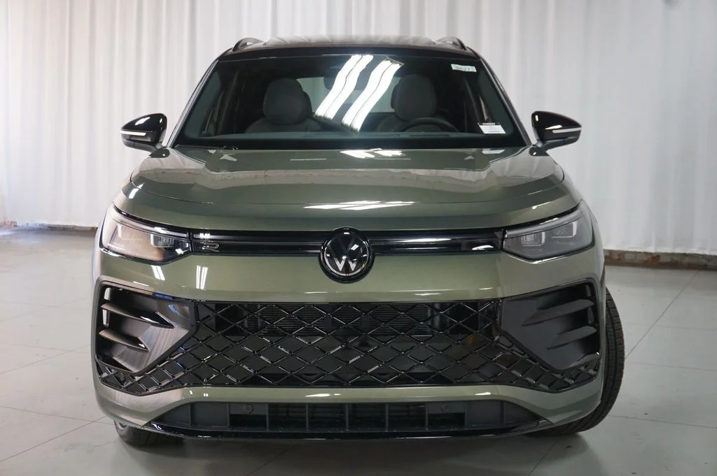 New 2026 Avocado Green w/Deep Black Roof Volkswagen 2.0T SE R-Line Black image 5