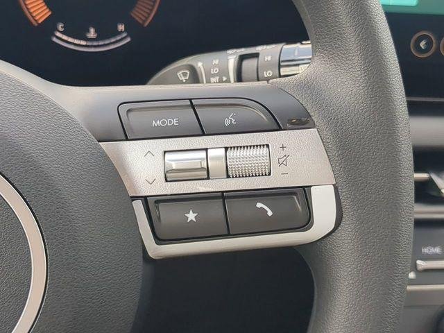 2025 Hyundai Tucson SE - Photo 23
