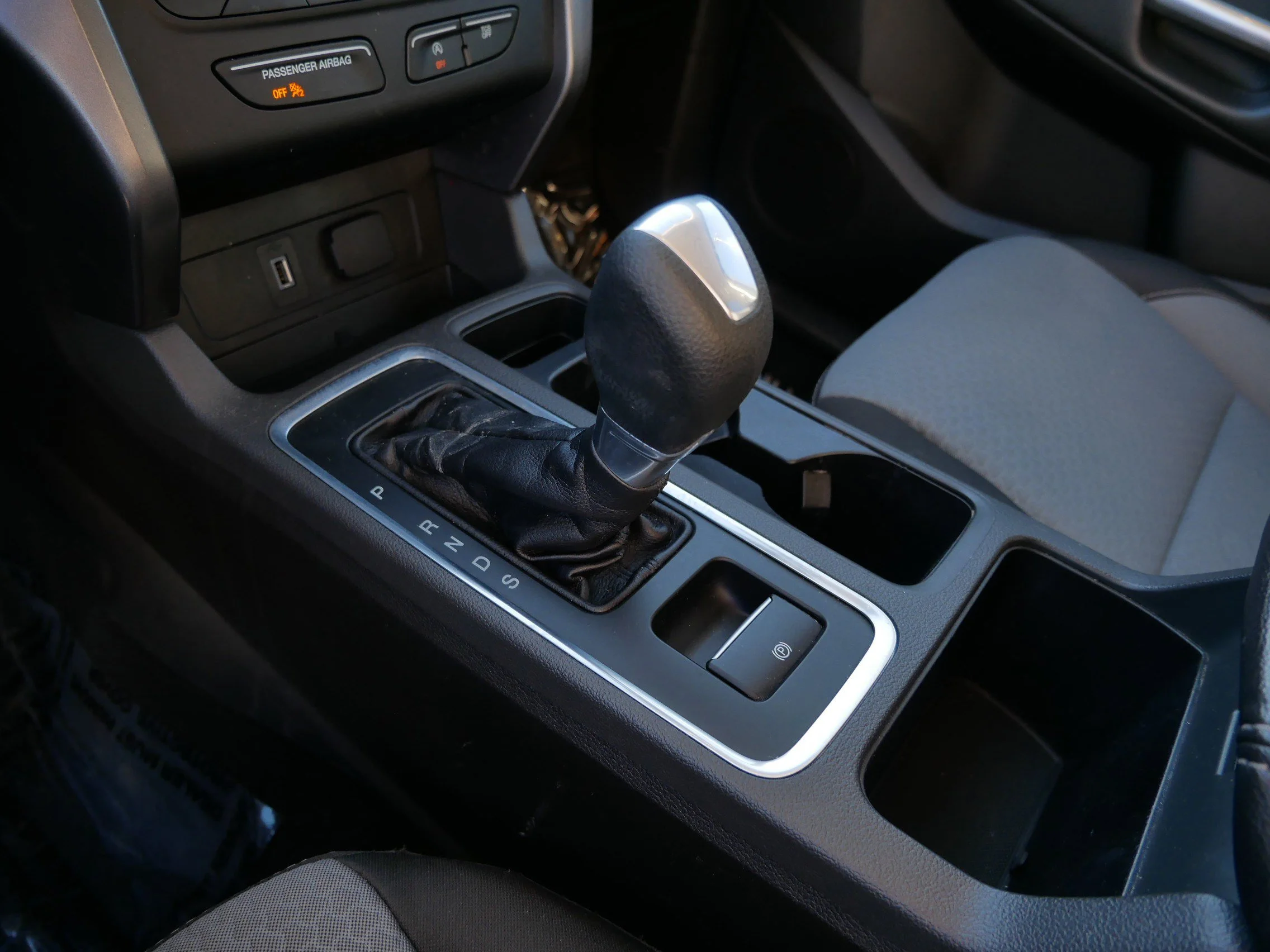 Used 2017 Magnetic Ford SE image 24