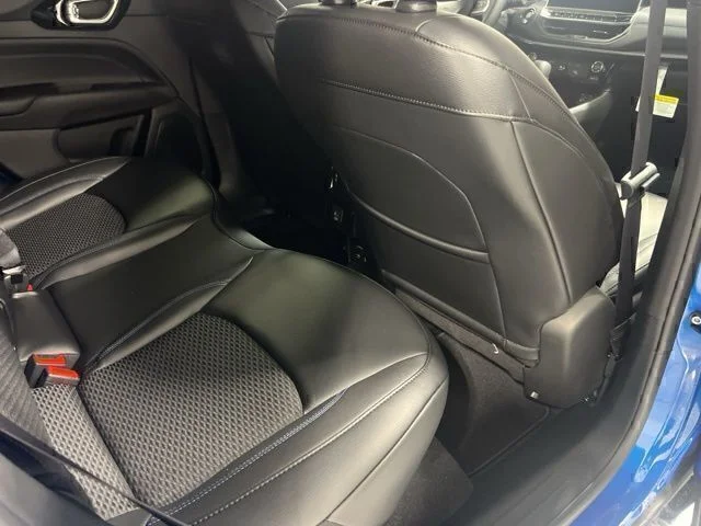 New 2026 Hydro Blue Pearlcoat Jeep Latitude image 22
