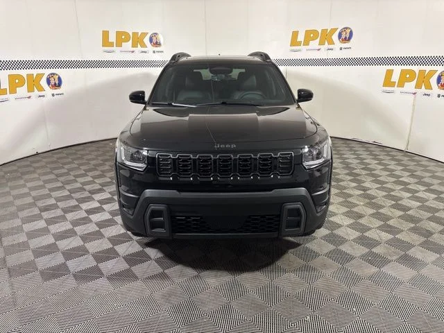 New 2026 Diamond Black Crystal Pearl-Coat Exterior Paint Jeep Overland image 11