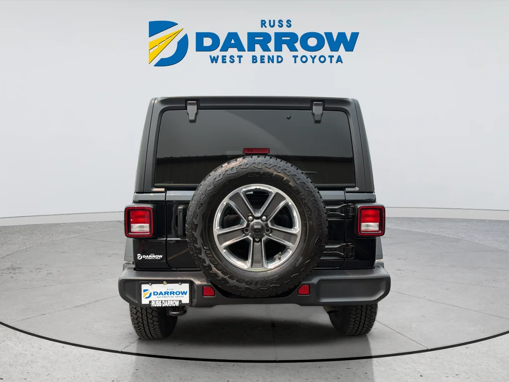Used 2021 Black Jeep Unlimited Sahara image 38