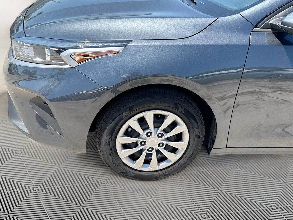 Used 2024 Gray Kia LX image 34