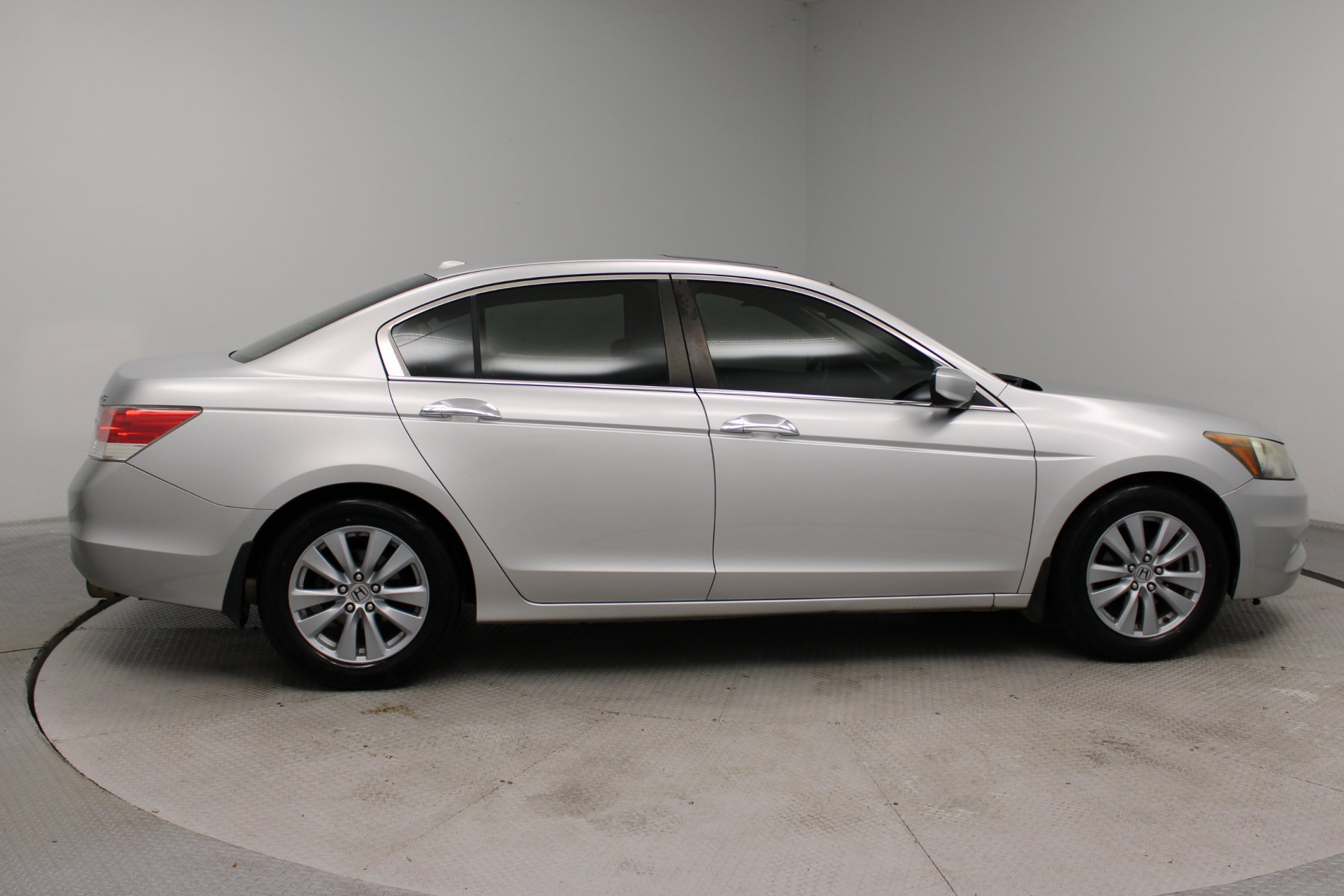 Used 2011 Alabaster Silver Metallic Honda 3.5 EX-L 4dr V6 Auto image 26