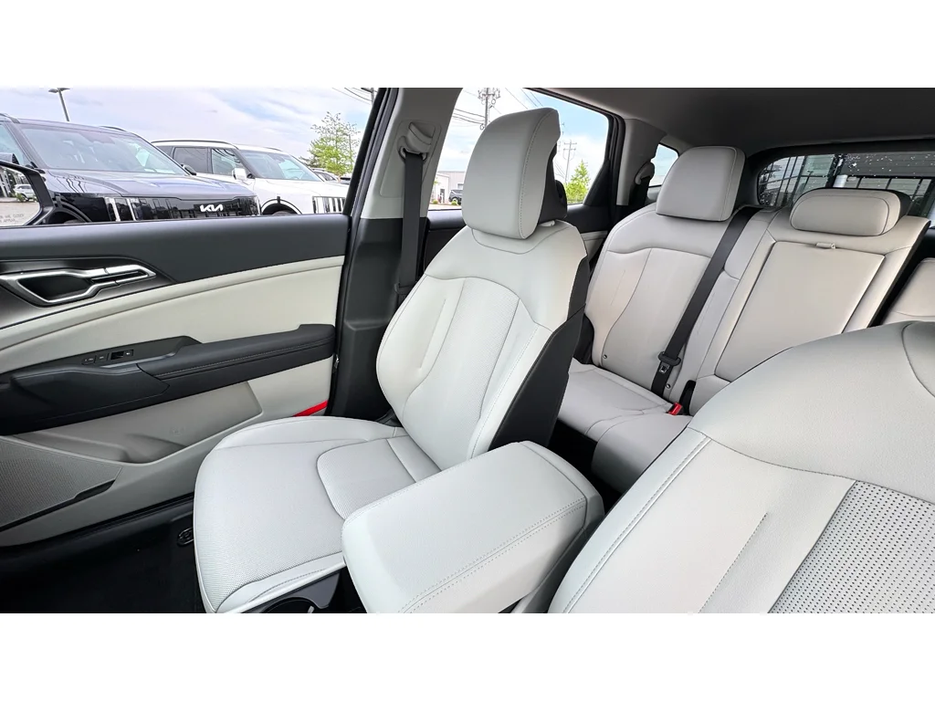 New 2026 Gry Kia EX image 9