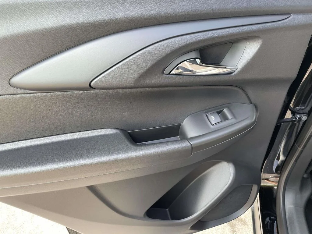 New 2026 Mosaic Black Metallic Chevrolet LT image 13