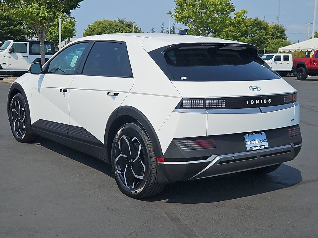 Used 2024 Atlas White Hyundai SE image 4